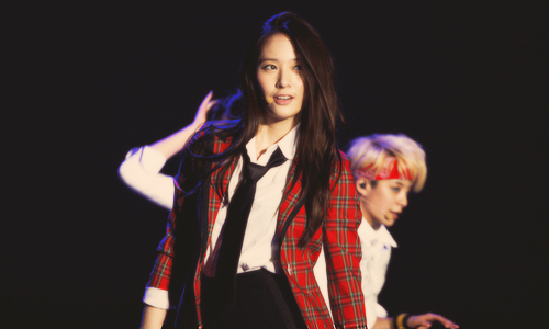 petite_taeng's tweet photo. #HappyKrystalDay ♥ http://t.co/JEP2dzyCK5