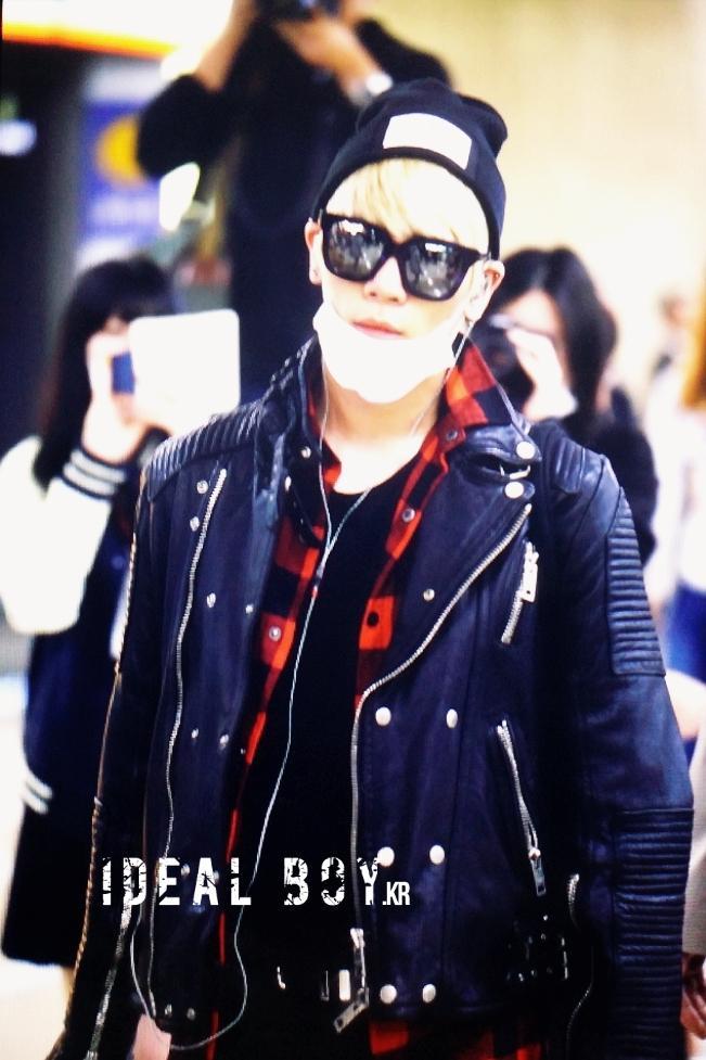 141024 Jonghyun @ Rumbo a Corea {Haneda-Gimpo} B0riQQXCYAEXBNt