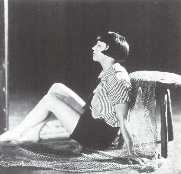 retroclassics1's tweet photo. Happy birthday Jean Acker (10/23/1893 - 8/16/1978) #JeanAcker http://t.co/IUVoYvpFoB