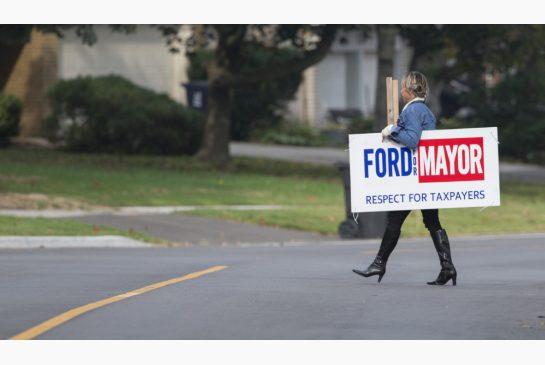 Doug Ford has 336 illegal campaign signs removed, Chow 25, Tory 21 #topoli
on.thestar.com/1FM5hAf