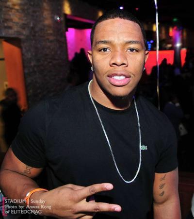 Damon_Hanson's tweet image. How did Ray Rice earn a hashtag war?

 #RaysHell @midnight