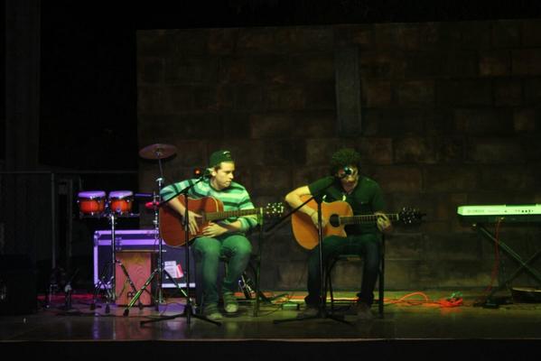 CE_FCA's tweet photo. Música, snacks y buen ambiente estuvieron presentes en esta noche. ¡Gracias por asistir! http://t.co/1jtPvgT0Ex