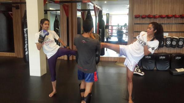 maximummmaindo's tweet photo. @maudymikha and @_widikidiw_  start train with us! How about you? #maximummma http://t.co/9YIFea5lK4