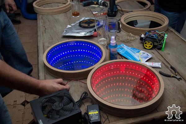 BinarySpaceHack's tweet photo. Great meetup last night at @BinarySpaceHack. Infinity Mirror Build Night http://t.co/y75qPpWe2v #hackerspace http://t.co/QdJlzXwosy