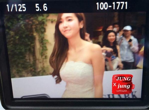 [PIC][23/24/25/26-10-2014]Jessica xuất hiện tại Trung Quốc để tham dự "Stars of 2014 Mission Hills World Celebrity Pro-Am" vào trưa nay B0s5njUCEAA8a6W
