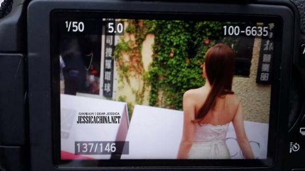 [PIC][23/24/25/26-10-2014]Jessica xuất hiện tại Trung Quốc để tham dự "Stars of 2014 Mission Hills World Celebrity Pro-Am" vào trưa nay B0s7QX2CYAAYMx2