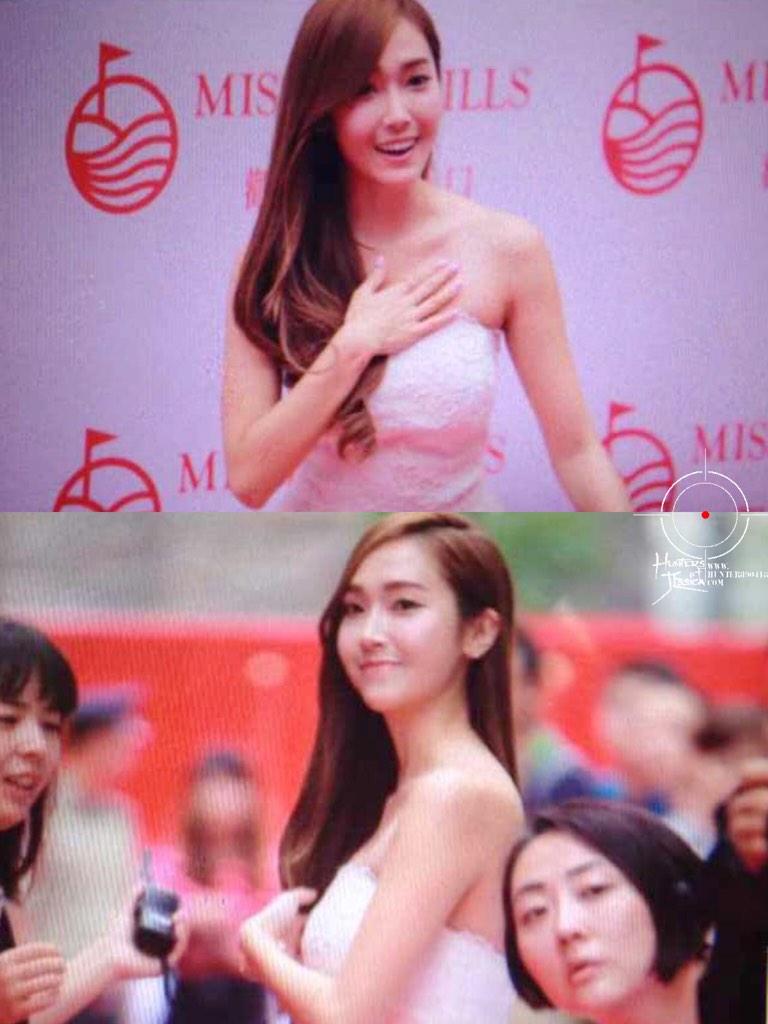 [PIC][23/24/25/26-10-2014]Jessica xuất hiện tại Trung Quốc để tham dự "Stars of 2014 Mission Hills World Celebrity Pro-Am" vào trưa nay B0s8gUUCYAALzYH