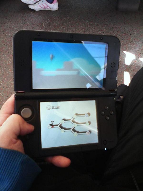 CubitTheRobot's tweet image. jamqueTPM : Playing CubitTheRobot by coderchild in train going to OXiABgs and work in #Canvaleon. ;)