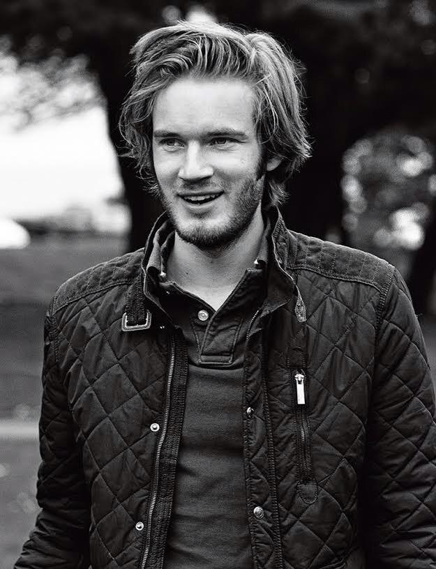 Happy birthday to my baby felix kjellberg
i will never regret clicking the play button 3 years ago
i love you 