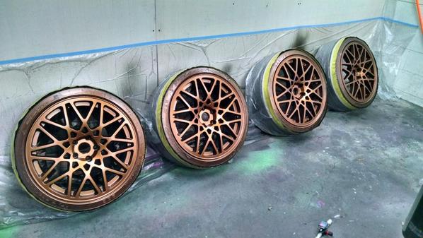 HighlineDips's tweet photo. HaloEFX Mil-spec Green with DYC Burnt Copper Alloy in Halo Real Clear on the wheels http://t.co/L47o5E3lcP