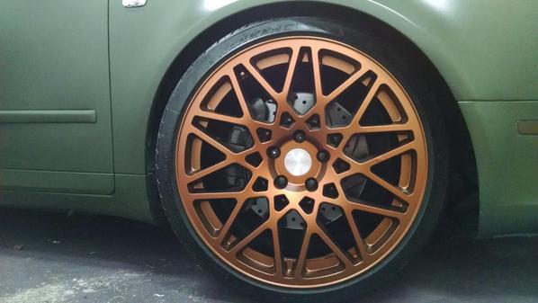 HighlineDips's tweet photo. HaloEFX Mil-spec Green with DYC Burnt Copper Alloy in Halo Real Clear on the wheels http://t.co/L47o5E3lcP