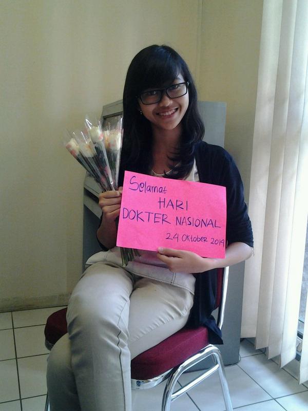 MariaRaras's tweet photo. Selamat Hari Dokter Nasional! http://t.co/1lSt4AbhDD