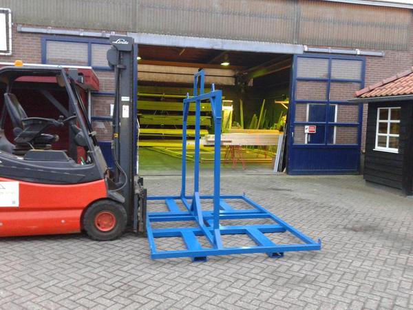 HoutbouwdeVries's tweet photo. 2 mooie #transport bokken afgeleverd door @InfoMenno #blijmee http://t.co/6flsgxTKrX
