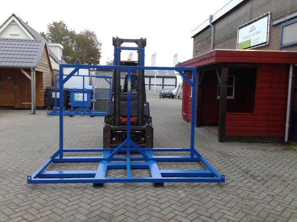HoutbouwdeVries's tweet photo. 2 mooie #transport bokken afgeleverd door @InfoMenno #blijmee http://t.co/6flsgxTKrX