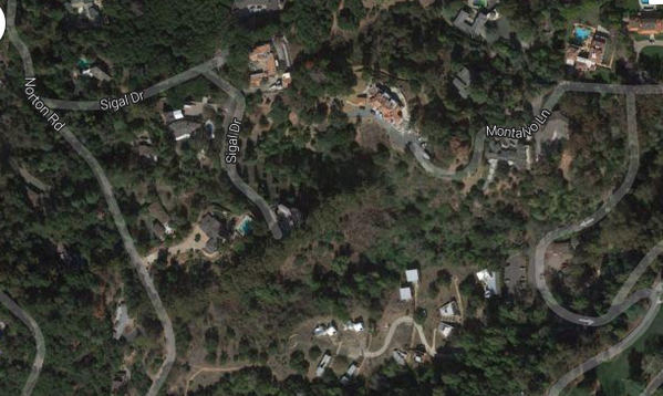 StevenWoo's tweet photo. @Rho @sfc750 @supcat def looks like one can bandit through Montalvo to Sigal or Norton through the back of the Villa http://t.co/KeMGiaqUkI