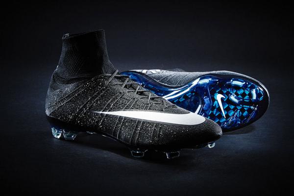 Soccer on Twitter: "#ProDirect @Cristiano's latest signature boot, the Nike Mercurial #Superfly CR7: http://t.co/c93ftrrp44 http://t.co/nsm6g7X1Pk" / Twitter