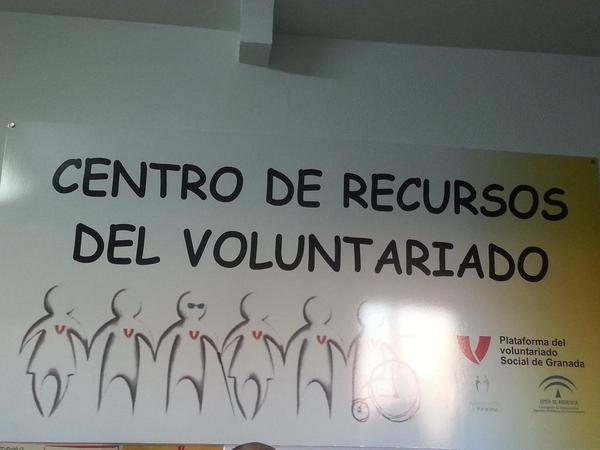 Elymania_84's tweet photo. La comunicazione delle associazioni di volontariato di Granada #VolunteeringAtWork @MEPEGRANADA1 @maregrosso7 http://t.co/dXNzyTIM88