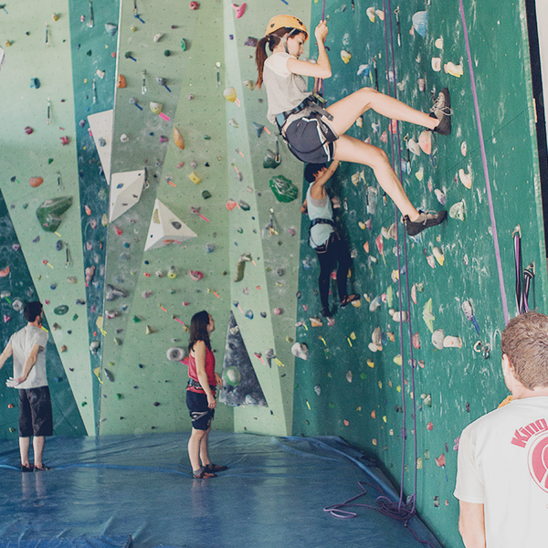 ¿Nos vamos de escalada? Disfruta de hasta 450 metros escalables de hasta 9 metros de altura bit.ly/1ysOnl2