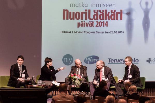 NuoriLaakari's tweet photo. Vuoden 2014 Nuori Lääkäripäivät käynnistyivät Helsingissä Terveydenhuollon tulevaisuus-paneelilla. #nlp2014 #nly http://t.co/o3ZGlTu9DW