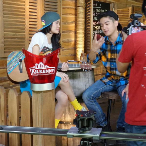 ssheinafiaz's tweet photo. Woohoo @sherylsheinafia & @boywilliam #BreakoutNETphonecall @breakoutnet http://t.co/mJWxYT6L0U