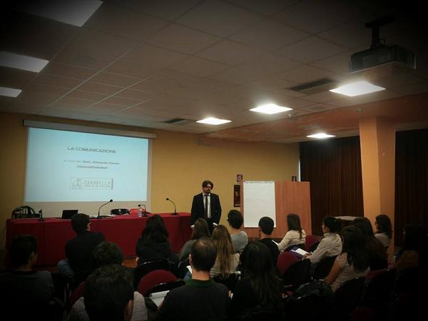 YouthCaravella's tweet image. Inizia il nostro #CommunicationLab con il Dr. Corna!