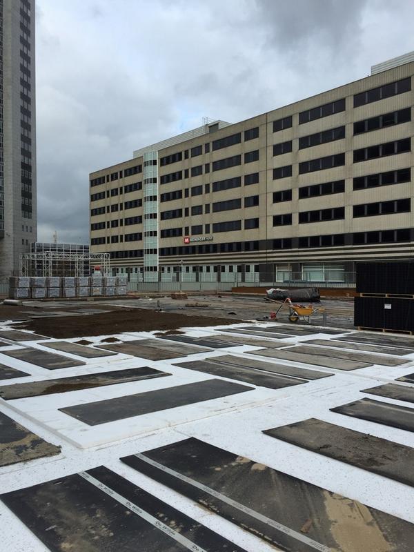 jvoeten1's tweet image. Maandag as opbouw van het #Permavoid Groendak drainagesysteem op het #Orlyplein-PARK #Amsterdam #Station #Sloterdijk