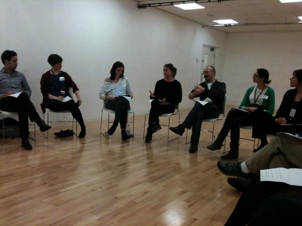 Discussion circle #CriticalDialogues @Lily__Elena @nataliegarrettb @CU_DBennett @RosaSenCis @asabiescu