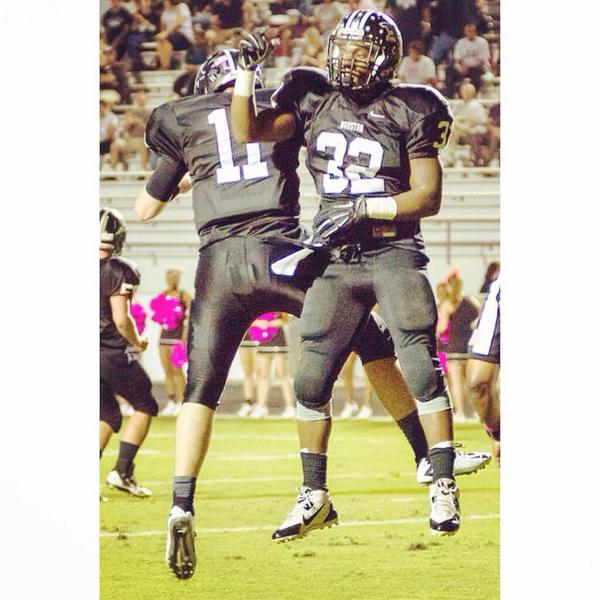 vanessin__'s tweet image. 😈💪🏈 #ClappedUp #DontSlip