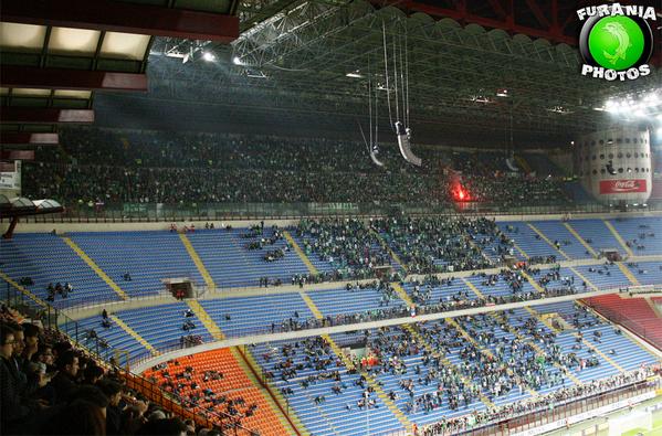 Adrien_D42's tweet photo. Les supporters stéphanois hier. MAGNIFIQUE ! #InterASSE http://t.co/NmDv3ecnOt