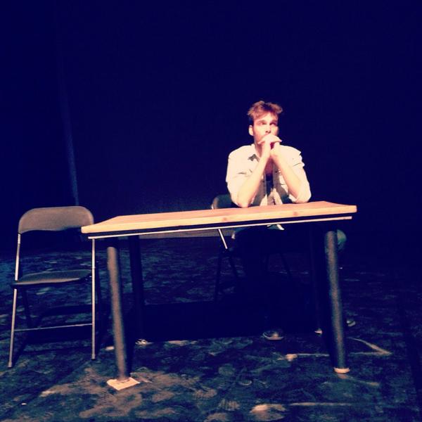 CatervaT's tweet photo. Preparant les llums per a demà "Paciente cero" al festival @10Sentidos ho podreu vore en streaming a la web del festi http://t.co/DtjaW4MdIp