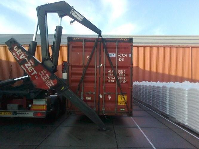 Stichting De Zaaier bouwt bruggen