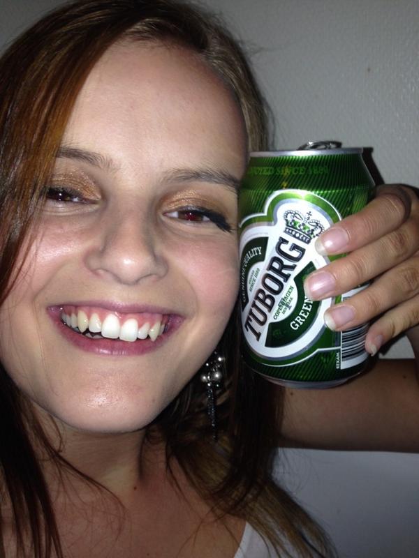 AbbeKarlsson's tweet photo. Äntligen helg och lov! http://t.co/xyylv6JNM4