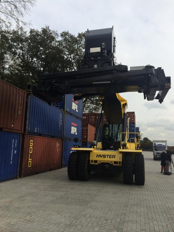 hugosegerink's tweet photo. @SINTREX2  Opening CTT Container Terminal in Bad Bentheim.  Inklaring in Duitsland, opslag en transport; Sintrex http://t.co/YM8x6uuA9j