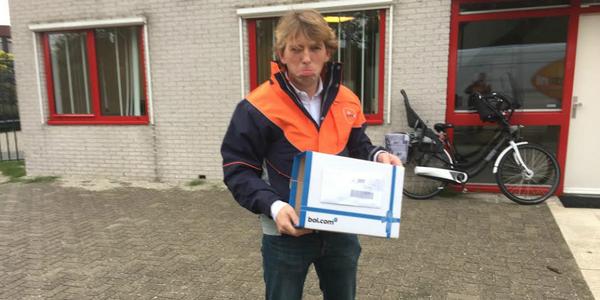 Pieter vindt het even niet meer leuk op stagedag bij PostNL.