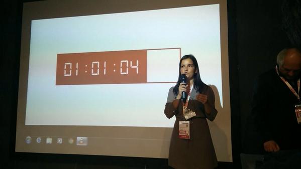 traffic_O2's tweet photo. #speedpitch per #trafficO2 a #SMAU. @ellimelliboop vince il premio per il pitch più speed. :) @PONREC http://t.co/pmXS3P2Q0T