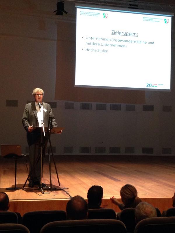 MedienNRW's tweet image. . @BBergWalz präsentiert nun den genauen Ablauf des Leitmarktwettbewerb #CreateMedia.NRW