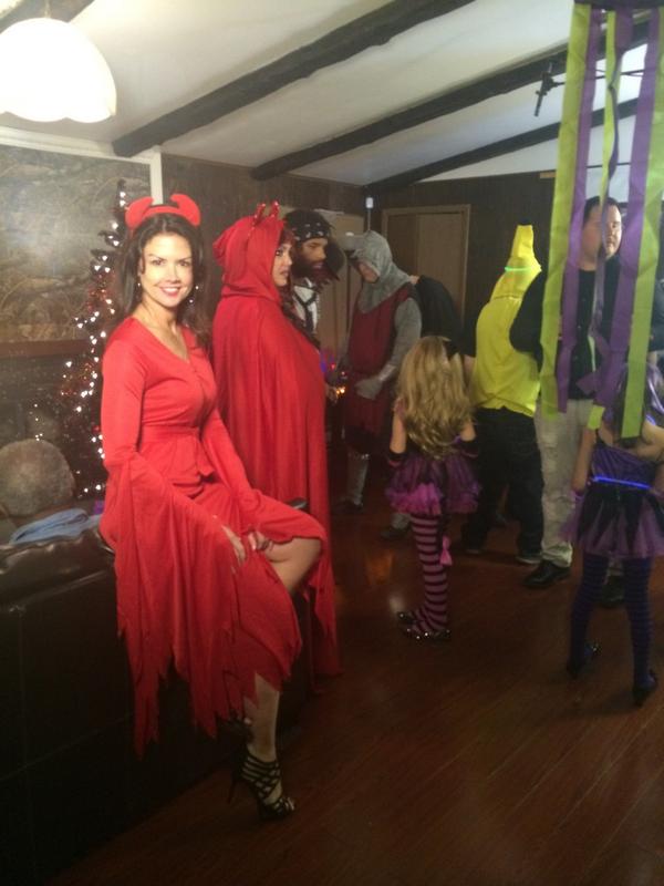 marci131's tweet photo. #party scene!! The best was the #dancing #banana! #feature film #acting #devil #halloweencostume http://t.co/VTAXk6n2ab