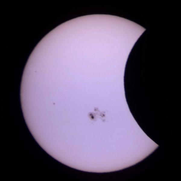 lilcarlmac's tweet photo. @CTVMorningYYC check out the solar eclipse from yesterday afternoon! #SolarEclipse #yyc calgary #photography http://t.co/1LnSuisgNP