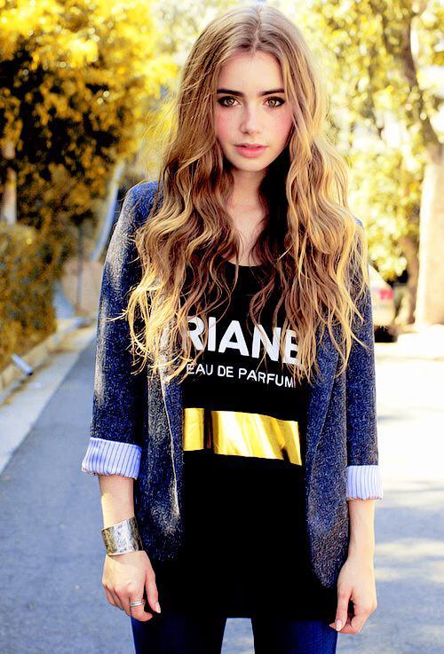 lillycollins110's tweet photo. Jemand Zeit.. Bitte http://t.co/z1pnfkYVaR