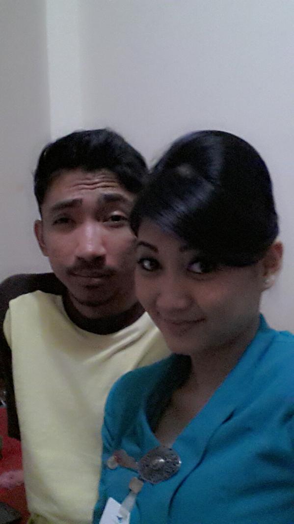 Dia yang selalu sabar menghadapiku.. dia yg selalu mengerti bagaimana aku.. n dia yg selalu membuatku bangga.. :*