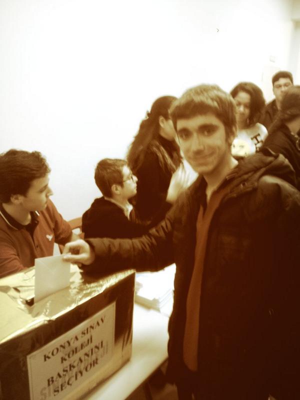 inanmemedov's tweet photo. #oyver #secim2014 #vote #OyVerGolOlsun #sarisaclimmavigozlum http://t.co/a8CTicKDkx