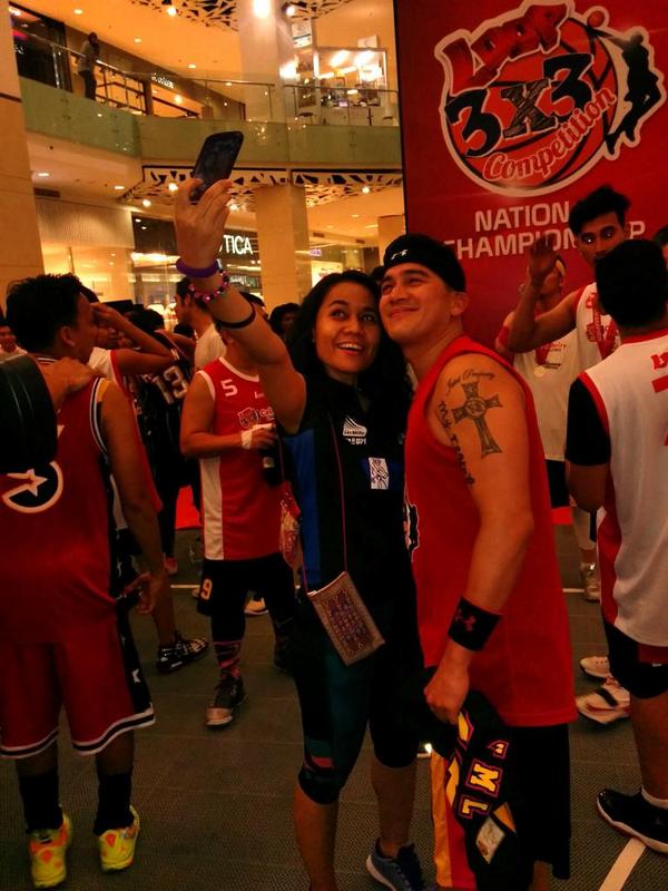 dblindonesia's tweet photo. Saatnya foto2!!! Mimin mauuuuuu kakaaaak! Tapi nasib jadi mimin ya motoin #ehcurhat :p @MyHappyBallers http://t.co/n2m1G04PjO