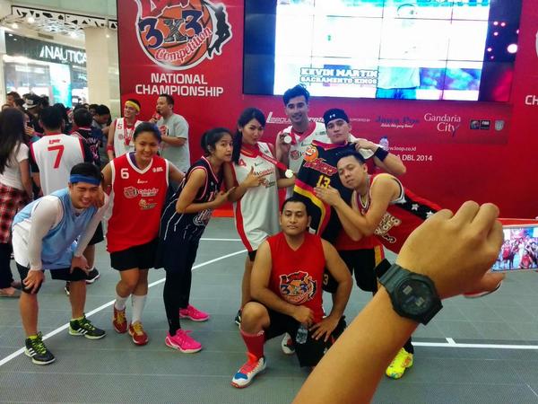dblindonesia's tweet photo. Saatnya foto2!!! Mimin mauuuuuu kakaaaak! Tapi nasib jadi mimin ya motoin #ehcurhat :p @MyHappyBallers http://t.co/n2m1G04PjO