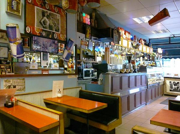 petehope's tweet photo. City Snacks, Theobald's Road: great coffee, lovely people. http://t.co/QAC4RdEc6J