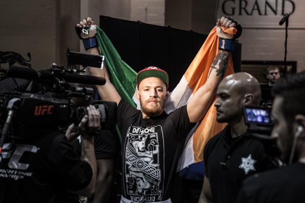 ufc's tweet photo. .@TheNotoriousMMA vs @DennisSiver set for 5-round bout Sunday January 18th at @tdgarden! 
http://t.co/VaApE8gUKU http://t.co/DJEZNlQEYY