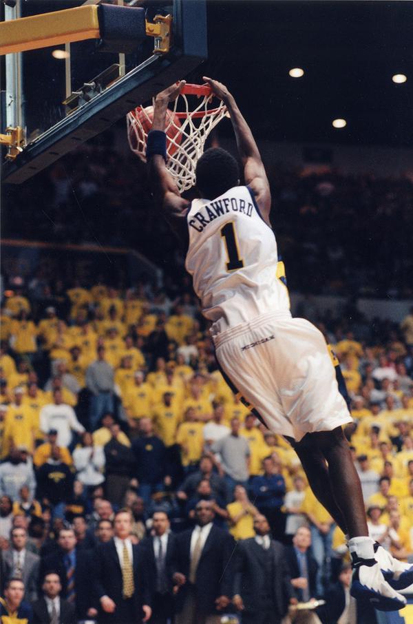 Check out this awesome <a href="/Ballislife/">Ballislife.com</a> documentary on Jamal Crawford -- <a href="/JCrossover/">🏁 Jamal Crawford</a> mgob.lu/1oBwtMS

#GoBlue