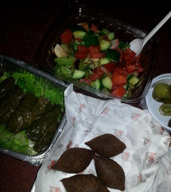اتفضلو عشاى المتواضع