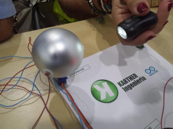 overdrv's tweet image. #LDR en acción #TallerArduino @WiFiCanarias