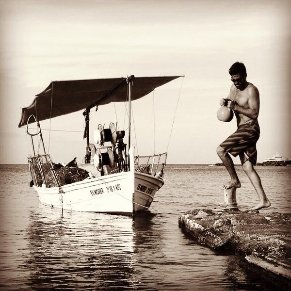 FunctionalWOD's tweet photo. Be your own personal coatch
Be functional! http://t.co/9DwBAo4fhF