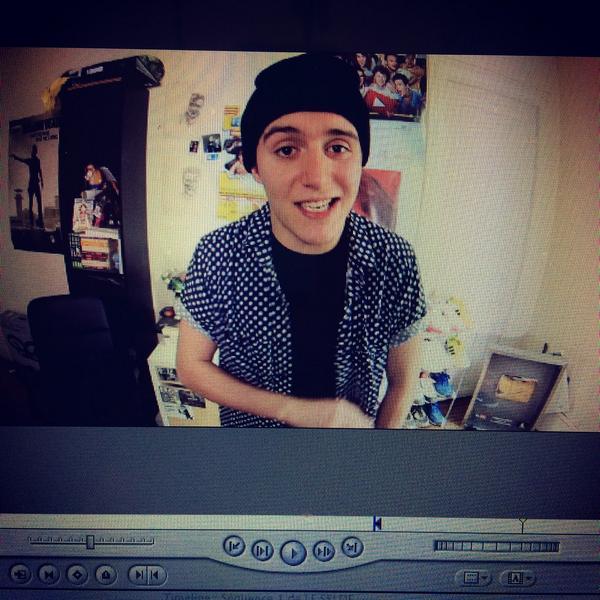 Hugotoutseul's tweet photo. Prochaine vidéo solo en cours de montage les gens. #CéKenKeTuRefé1Video http://t.co/IWv5qei59d